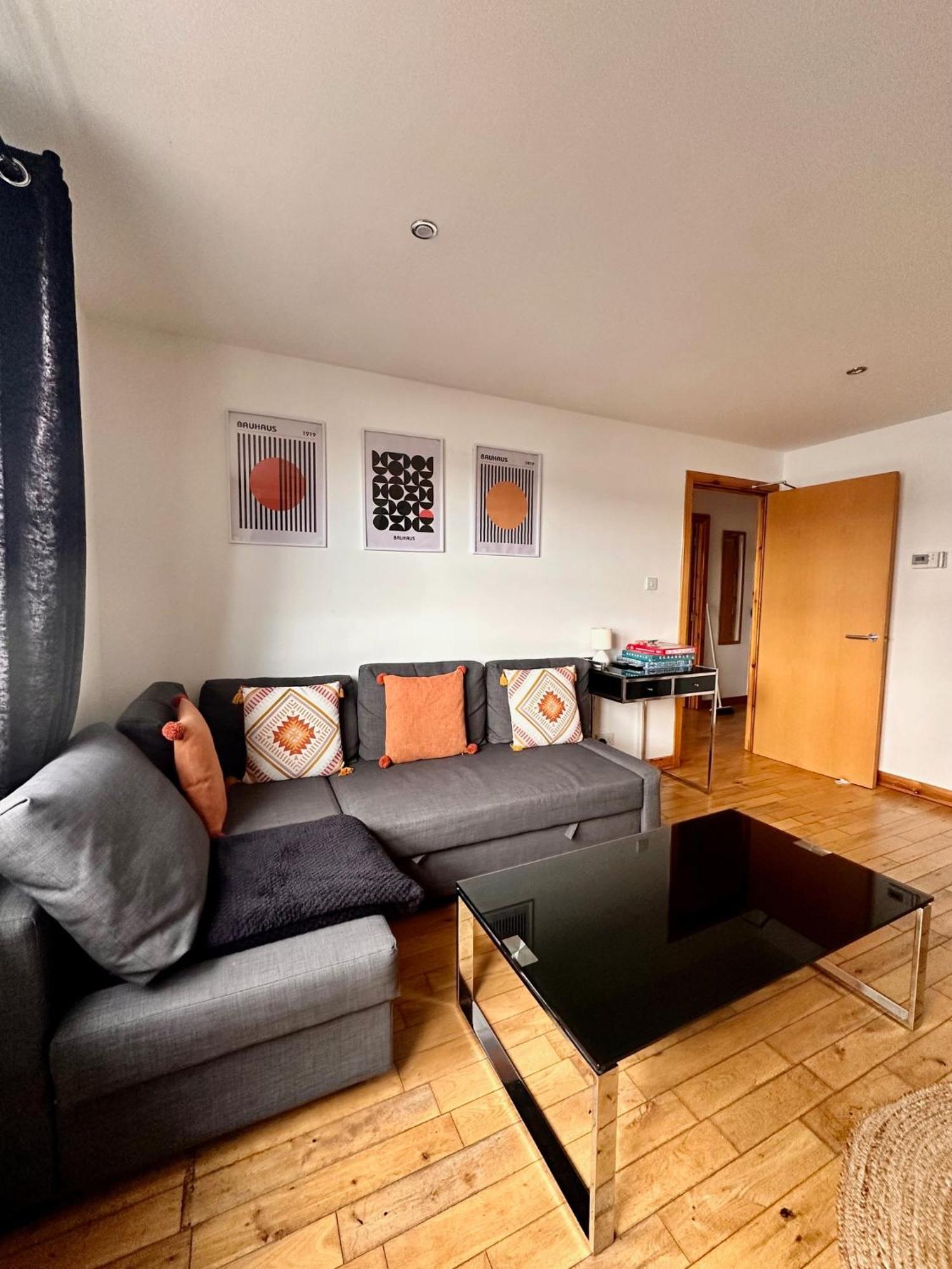 City Centre Apartment Next To Bus And Train Station Inverness Eksteriør bilde